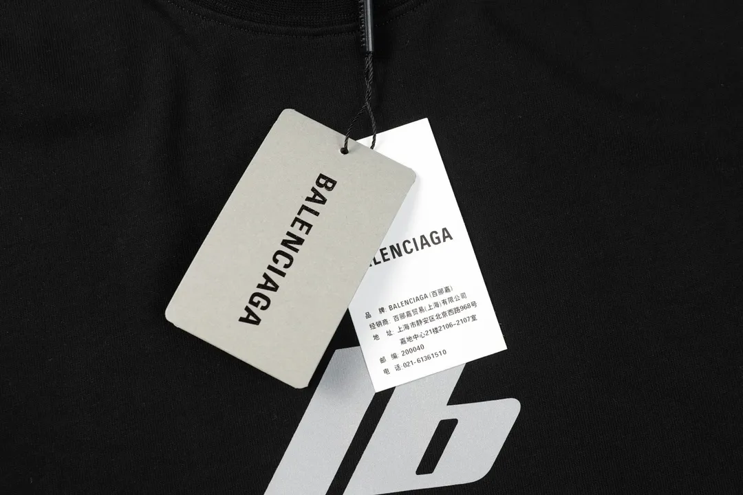 P80✨🔥 BALENCIAGA Paris 3M reflective letter printed short-sleeved T-shirt. Custom-woven and dyed 280g combed cotton heavyweight fabric. Zero color difference in threads. Perfect details. Different from the current currency version. Welcome to compare. Same Style for men and women. Must-sell in the picture above. Color: White Black Size: 1 2 3 4